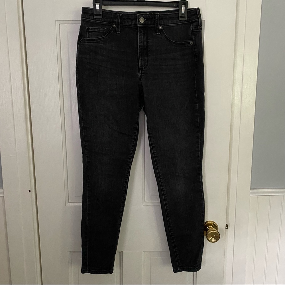 UNIVERSAL THREAD High Rise Jegging